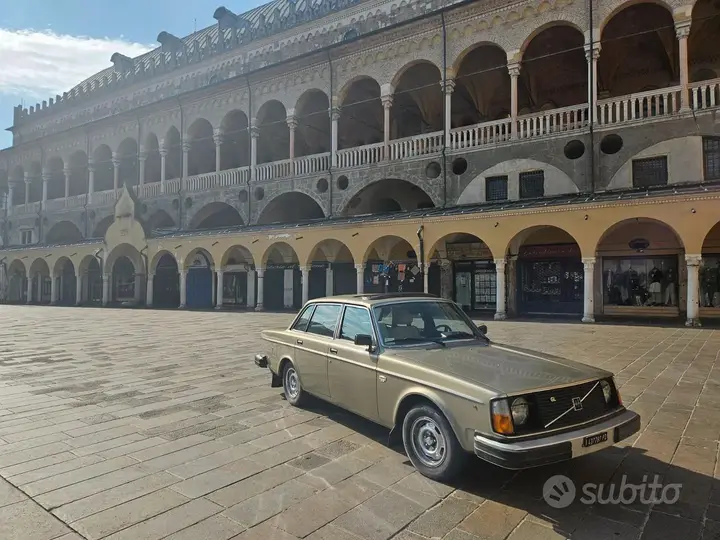 Volvo 244 1970 photo 3