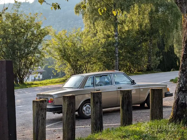 Volvo 244 1970 photo 4