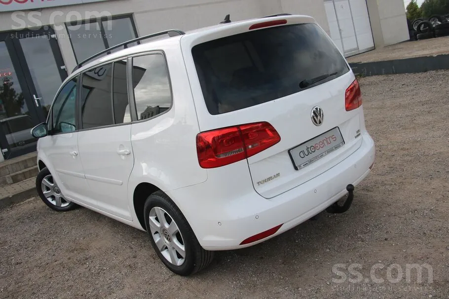 Volkswagen Touran 2011 photo 4