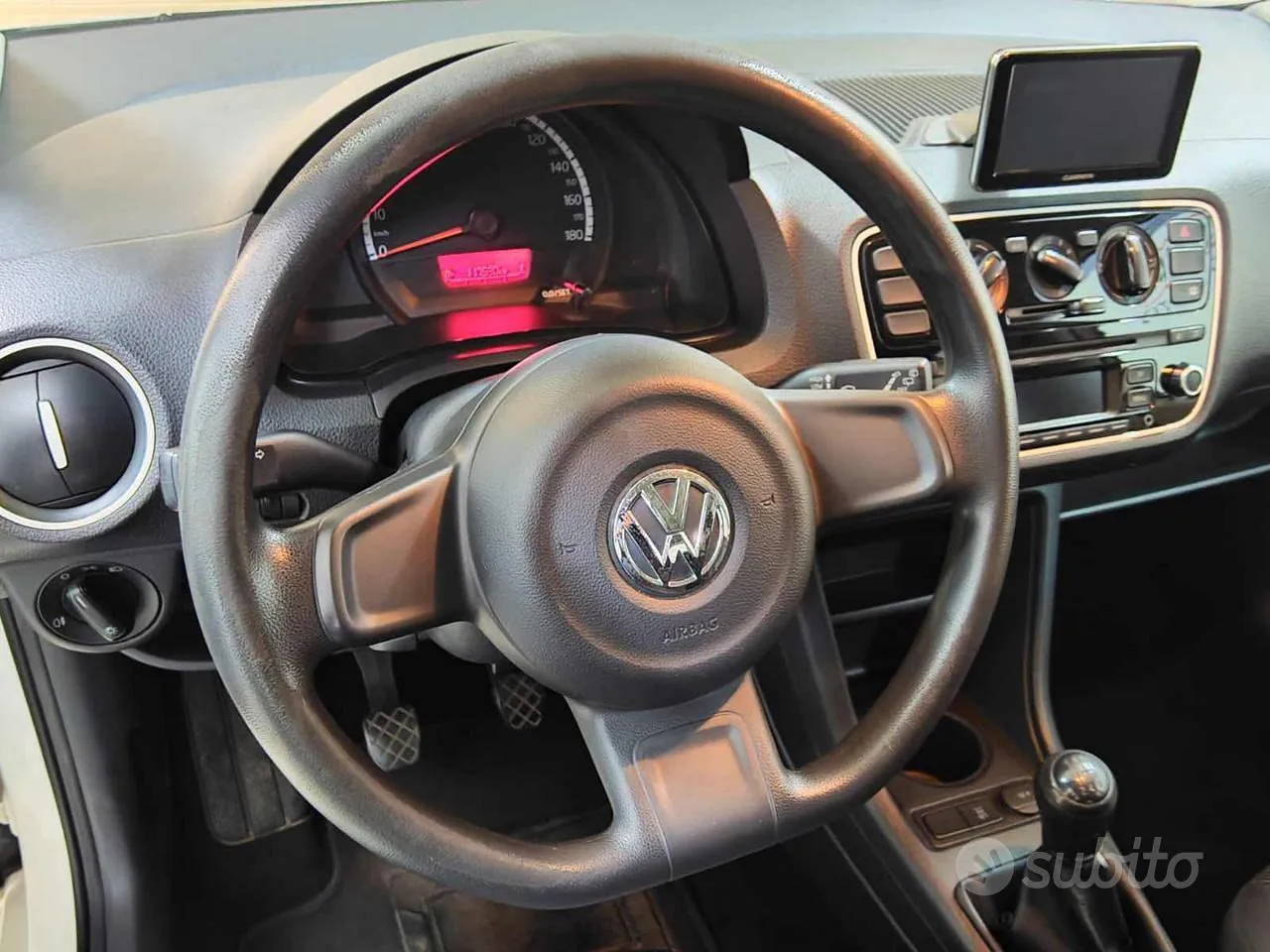 Volkswagen Up 2016 photo 5