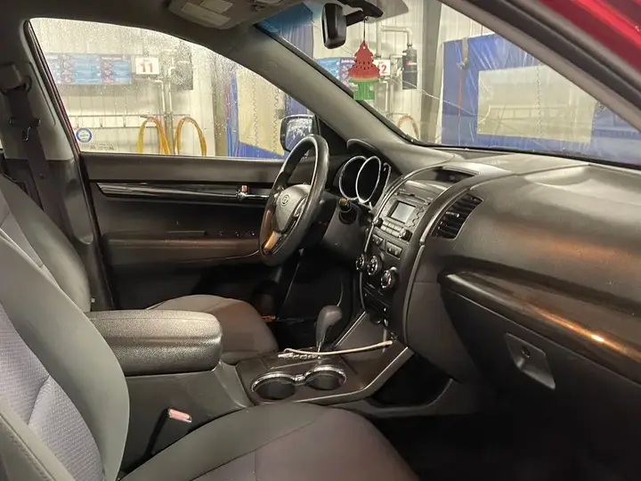 Kia Sorento 2012 photo 4