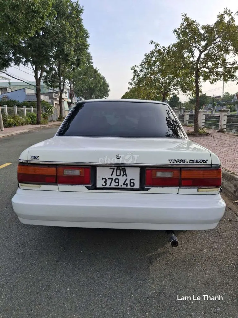 Toyota Camry 1989 photo 2