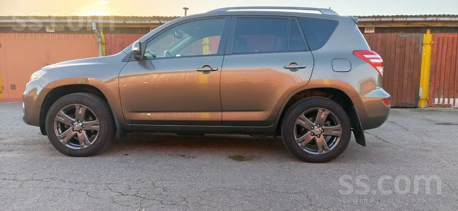 Toyota Rav4 2012 photo 4