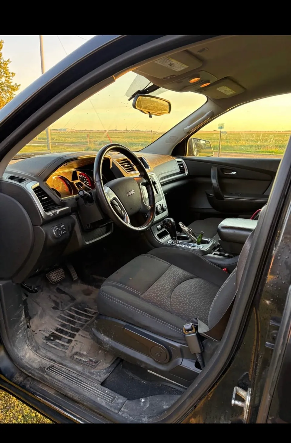 GMC Acadia 2014 photo 2