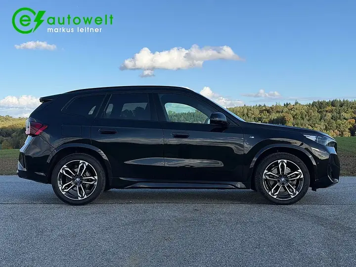 BMW Ix1 2023 photo 2