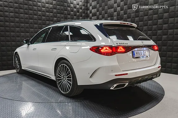 Mercedes-Benz E300 De 2024 photo 4