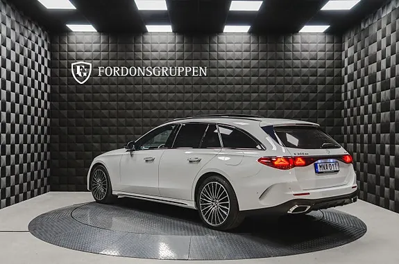 Mercedes-Benz E300 De 2024 photo 3
