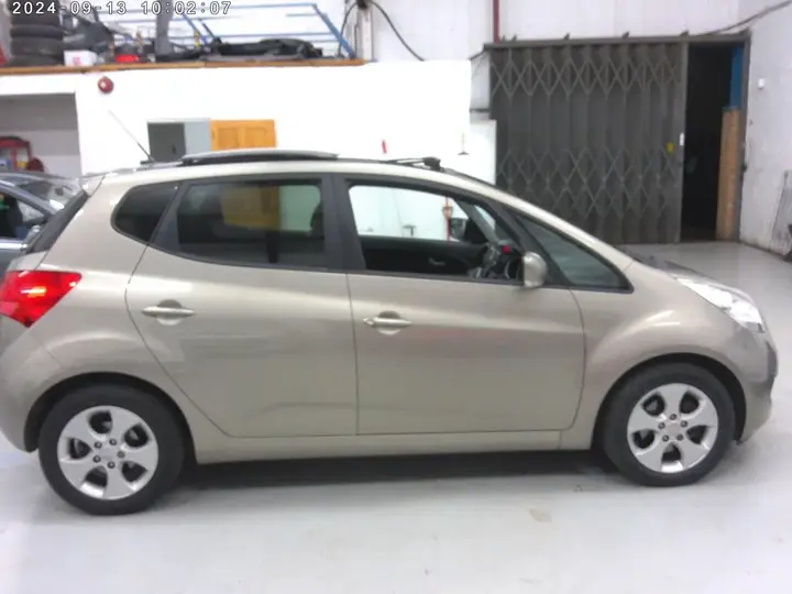 Kia Venga 2014 photo 2