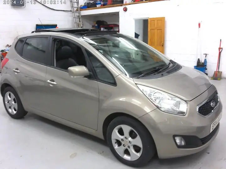 Kia Venga 2014 photo 5