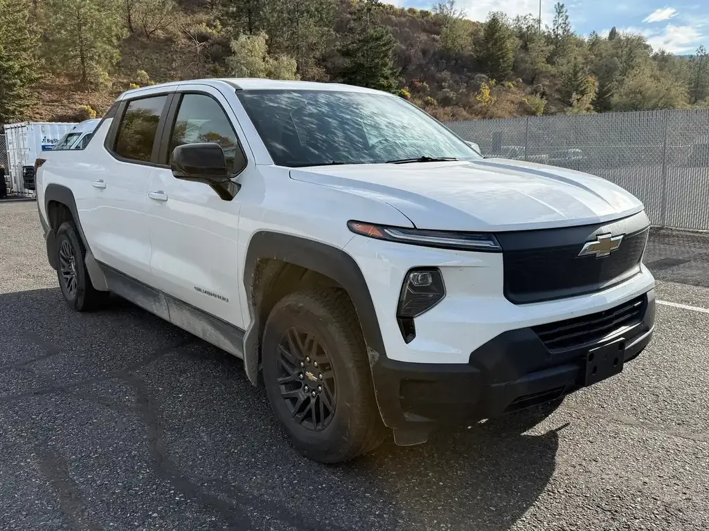 Chevrolet Silverado Ev 2026 photo 3