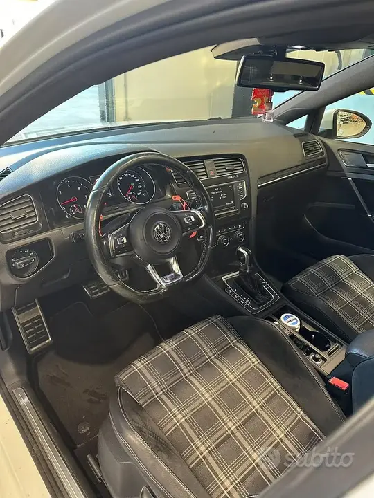 Volkswagen Golf 7 Gtd 2017 photo 5