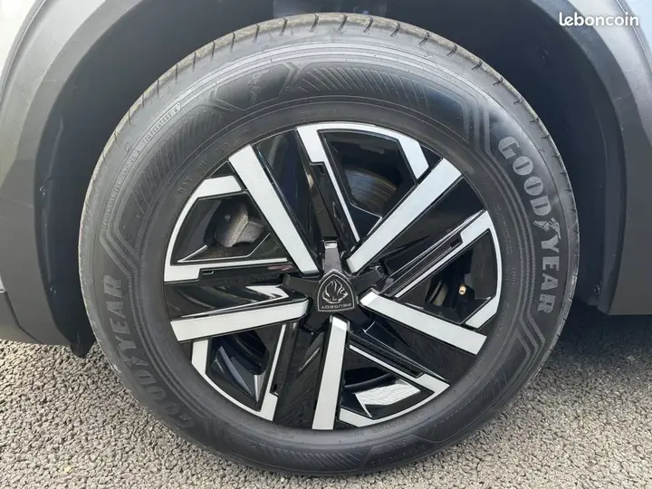 Peugeot 2008 2025 photo 3