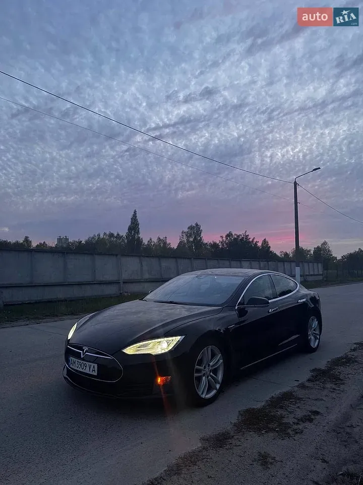 Tesla Model S 2015 photo 4