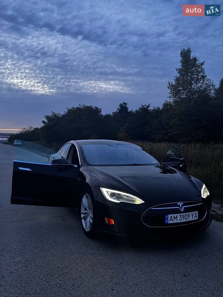 Tesla Model S 2015 photo 3