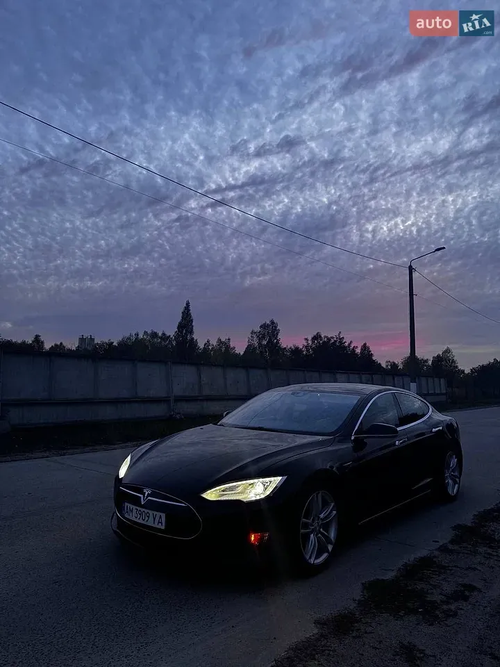 Tesla Model S