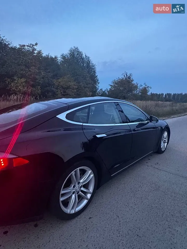 Tesla Model S 2015 photo 5