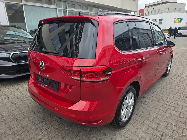 Volkswagen Touran 2023 photo 4