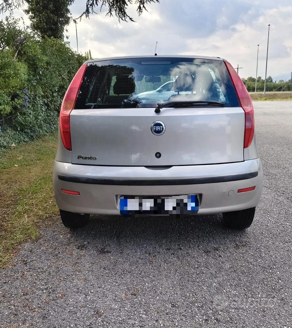 Fiat Punto 2004 photo 2