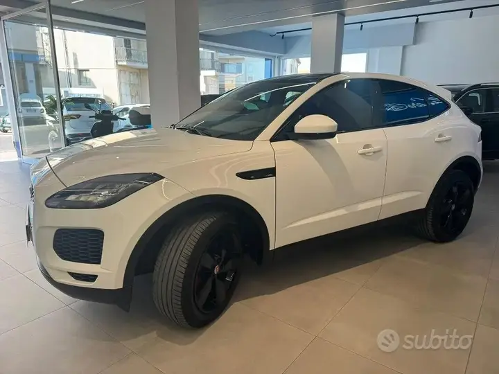 Jaguar E-Pace 2019 photo 4
