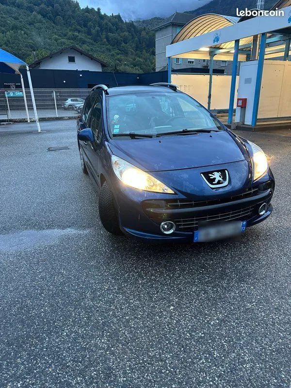 Peugeot 207 2008 photo 2