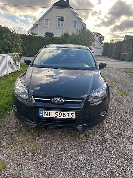 Ford Focus 2011 photo 2