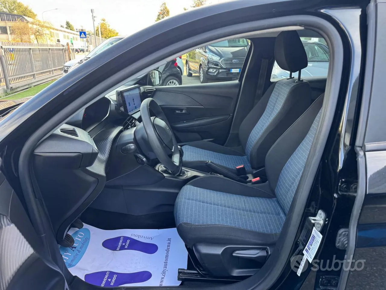 Peugeot 208 2022 photo 5
