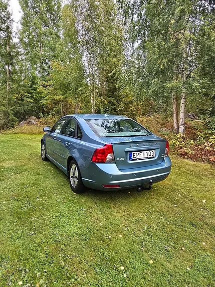 Volvo S40 2010 photo 2