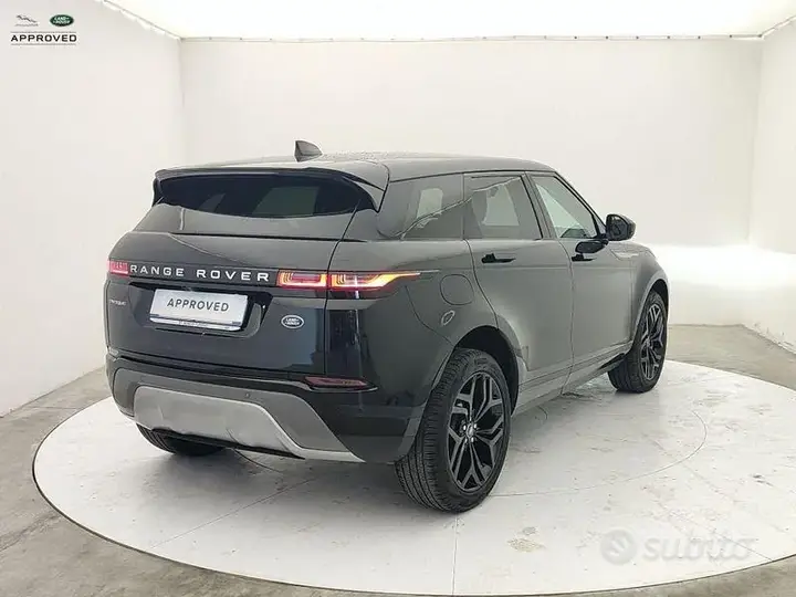 Land Rover Evoque 2022 photo 2
