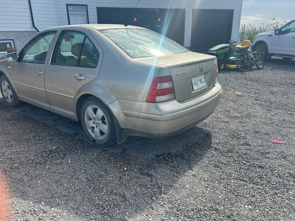 Volkswagen Jetta 2004 photo 3