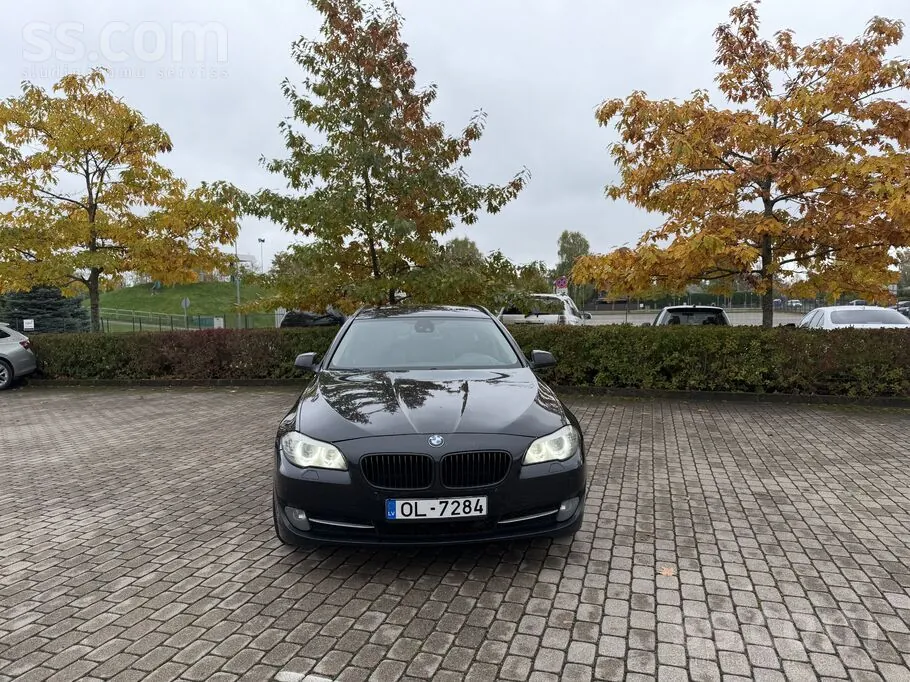 BMW 520 2010 photo 2