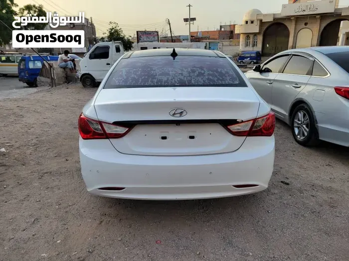 Hyundai Sonata 2011 photo 2