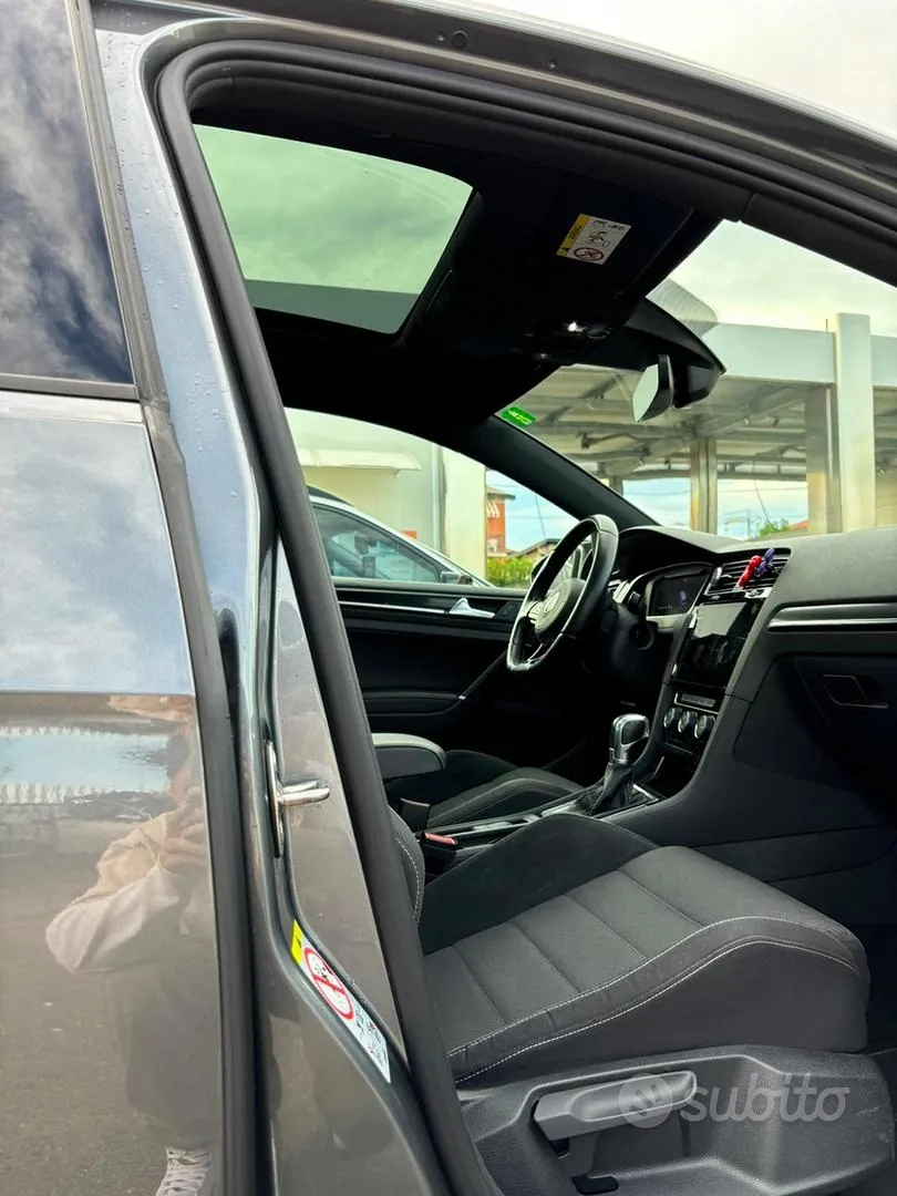 Volkswagen Golf R 2018 photo 5