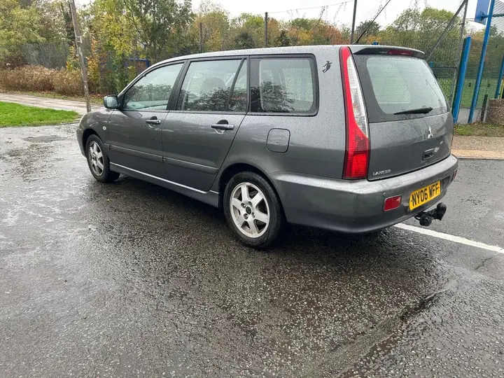 Mitsubishi Lancer 2006 photo 2