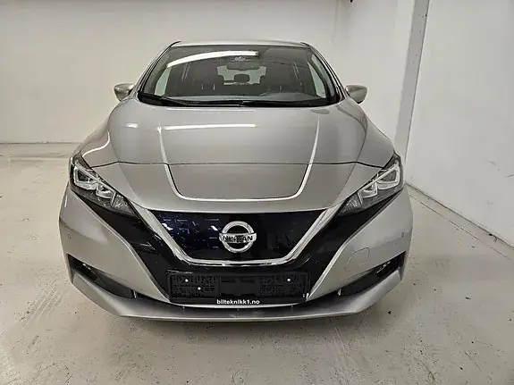 Nissan Leaf 2021 photo 2