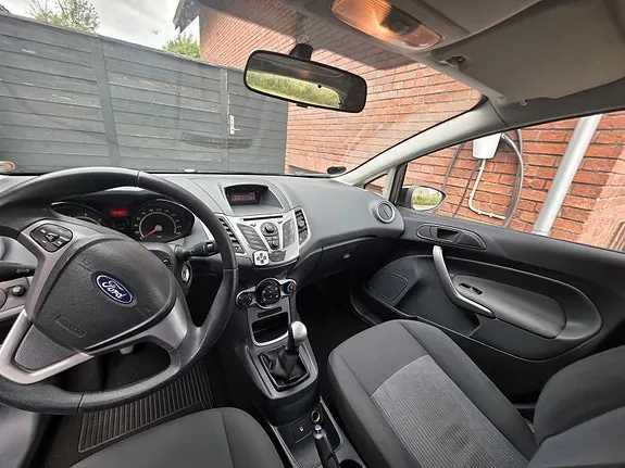 Ford Fiesta 2010 photo 5