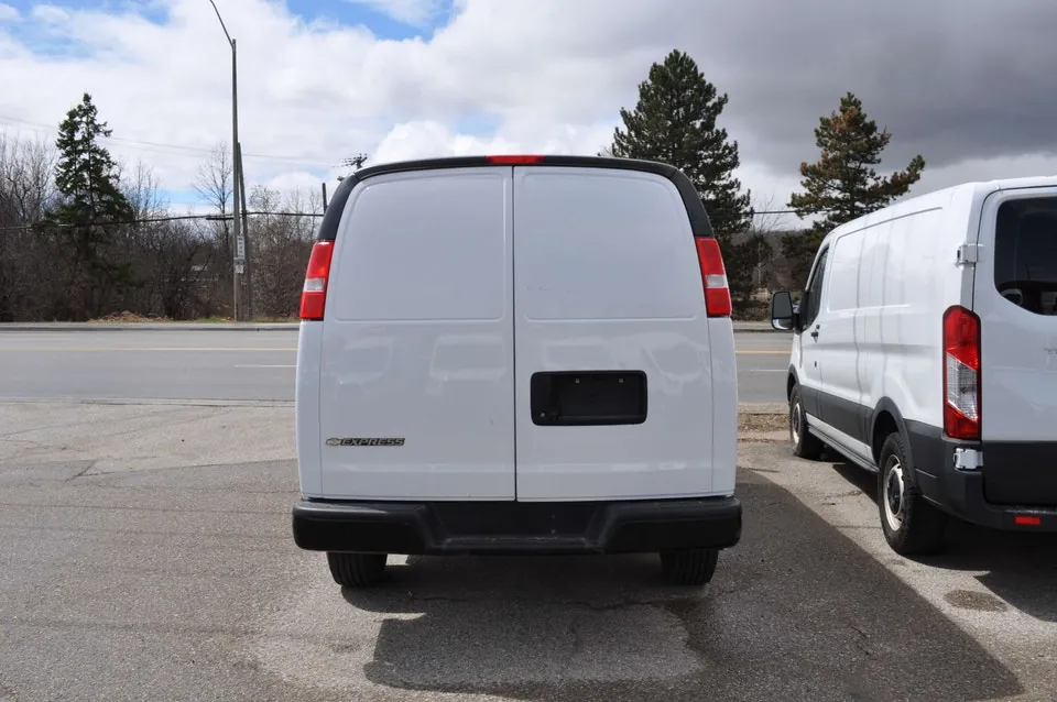 GMC Savana 2020 photo 4