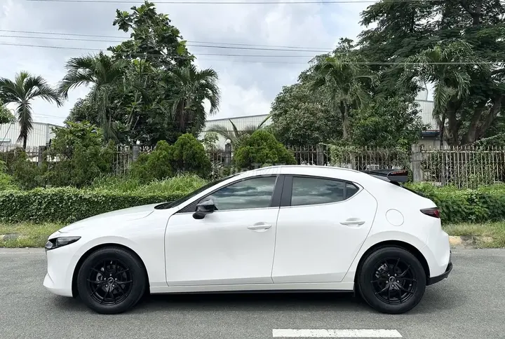 Mazda 3 2022 photo 3