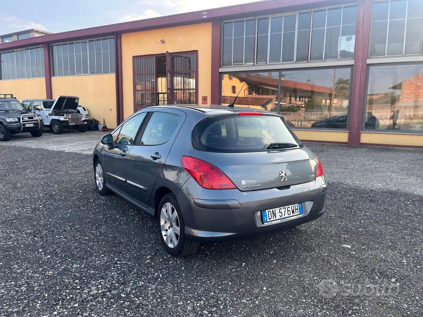Peugeot 308 2008 photo 4