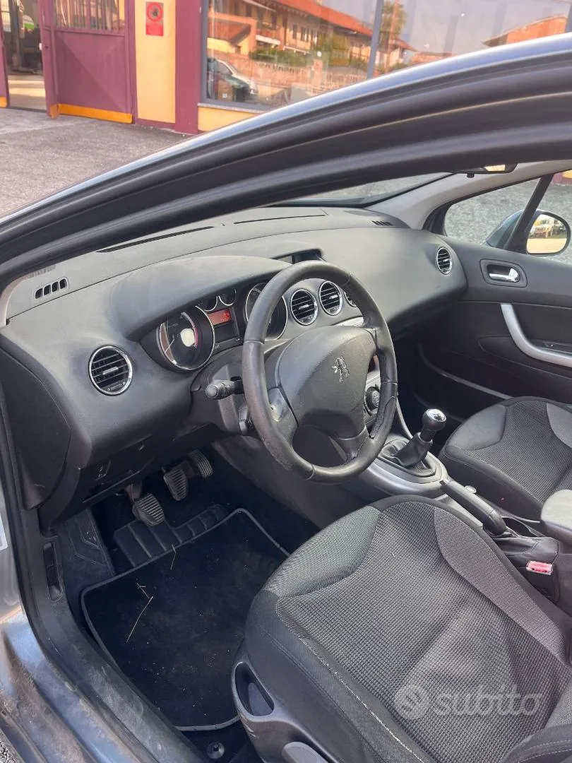 Peugeot 308 2008 photo 5