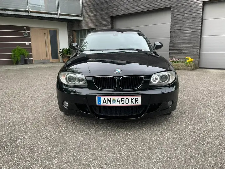 BMW 1 Series 2010 photo 2
