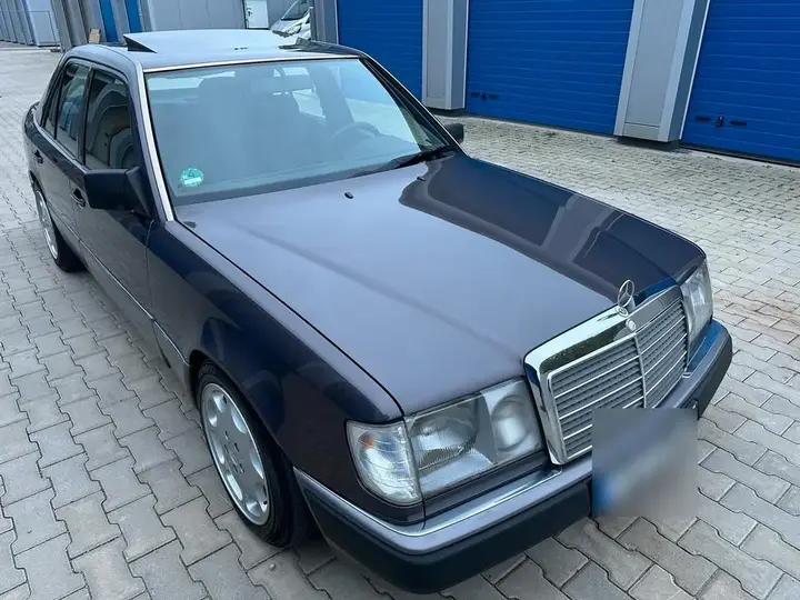 Mercedes-Benz W124