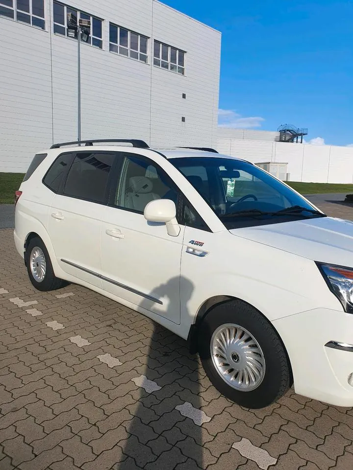 KG Mobility Rodius