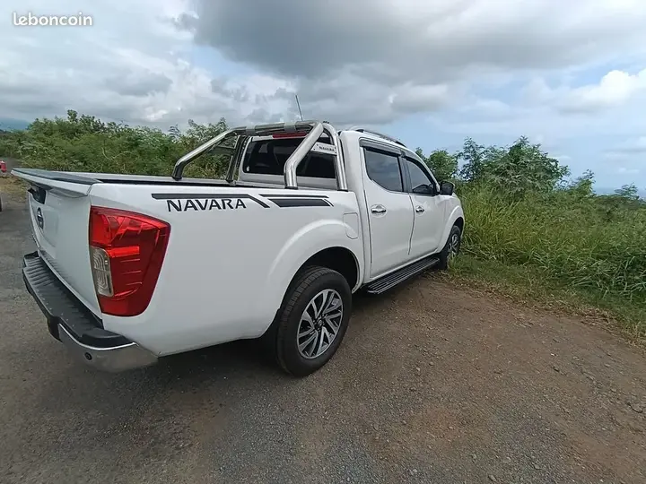 Nissan Navara 2017 photo 2