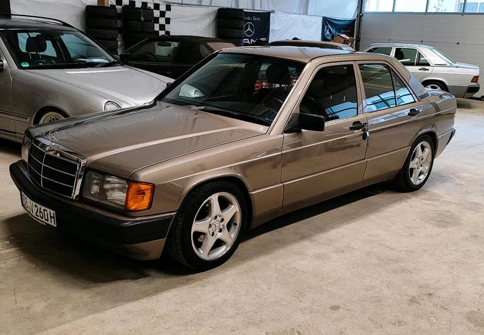 Mercedes-Benz 190E