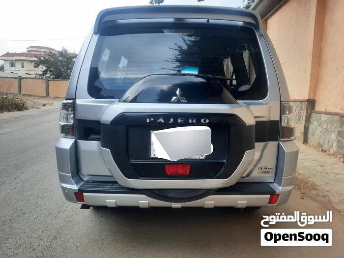 Mitsubishi Pajero 2017 photo 2