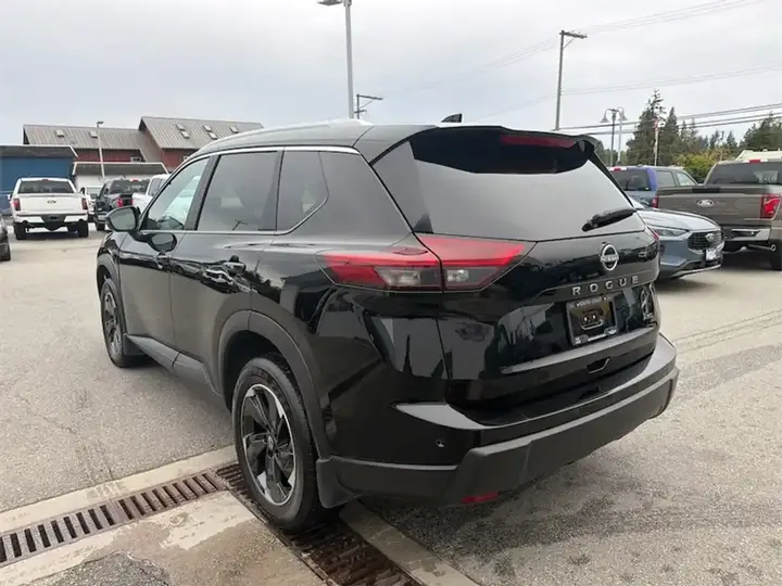Nissan Rogue 2026 photo 3