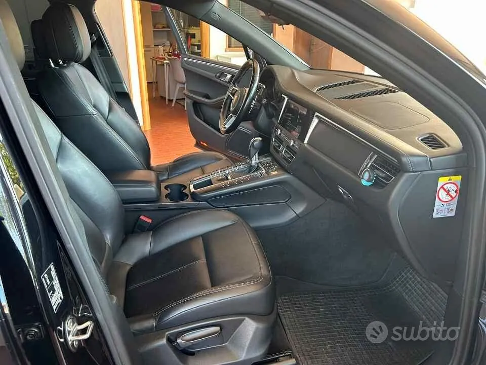 Porsche Macan 2021 photo 2