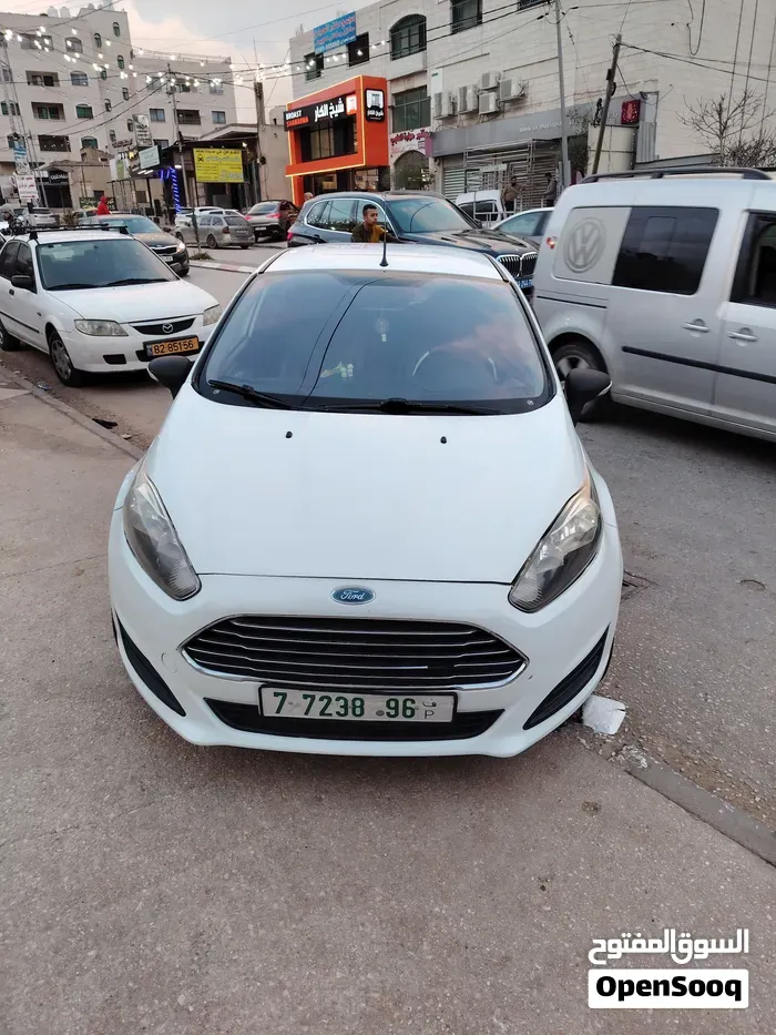 Ford Fiesta 2014 photo 2