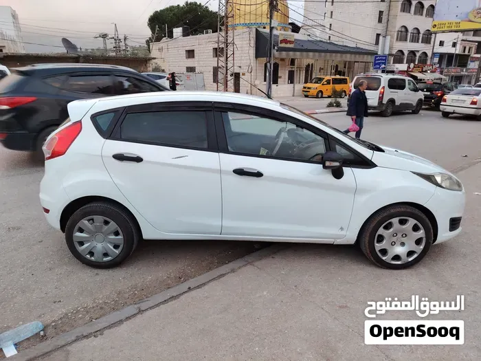 Ford Fiesta 2014 photo 4