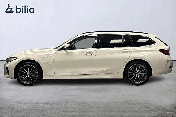 BMW 330E 2025 photo 4